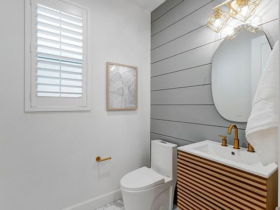 5th image of 126 English Rose Cir