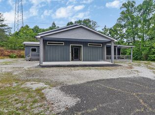 163 Underpass Dr, Oneida, TN 37841