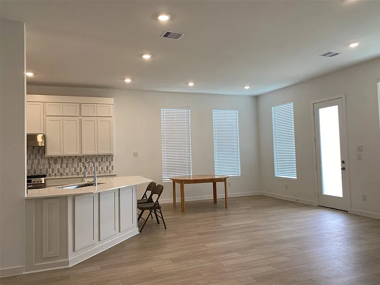 4523 Sunny Hazel Ln — Photo 4