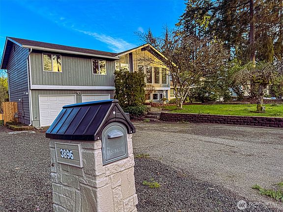 3rd image of 3896 SE Buckingham Drive