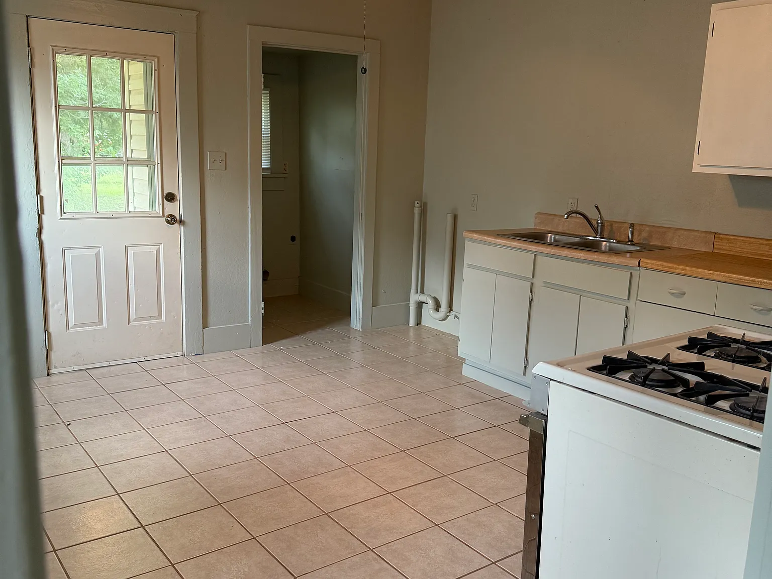 1 bed, 600 sqft, $700 — Photo 2