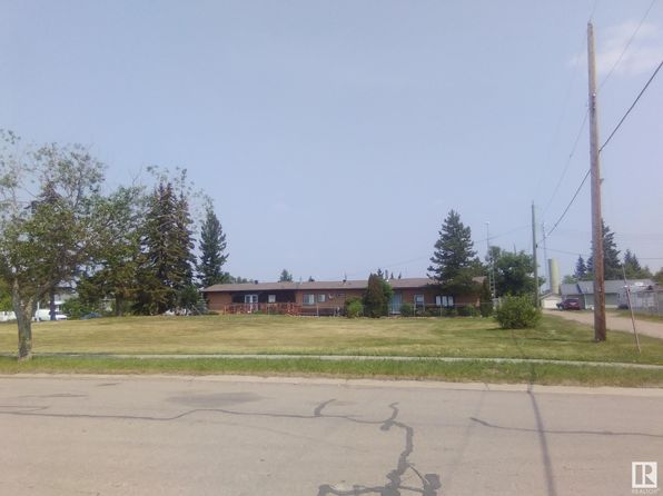 4803 50th St, Mundare, AB T0B 3H0