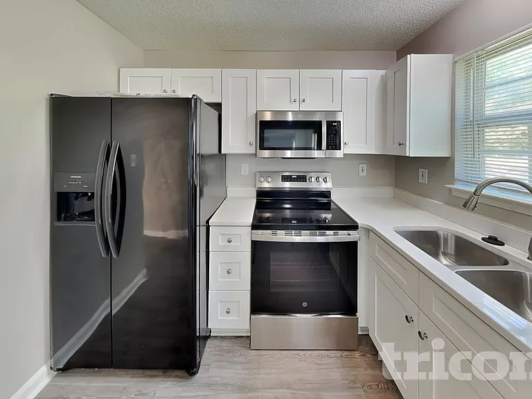 235 Chattaroy Dr — Photo 6