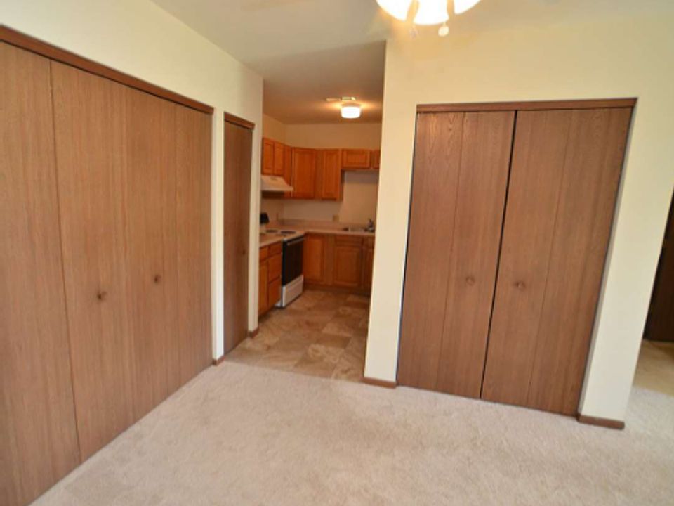 1st image of 207-215 Sunnyfield Ct #58