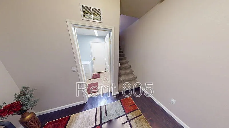 3 bed, 2.0 bath, 1584 sqft, $3,895 — Photo 3