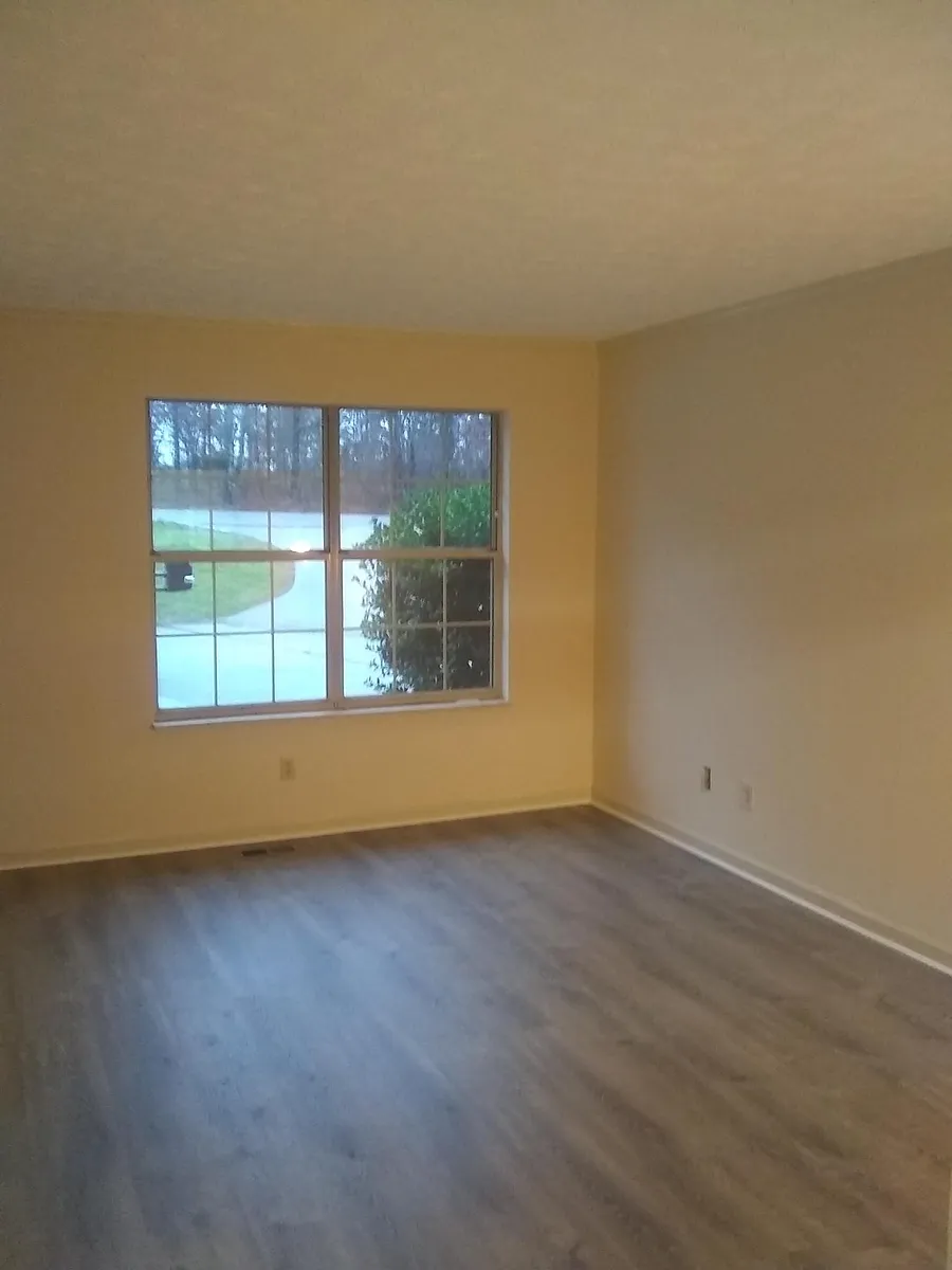 Living room - 2317 Bakertown Rd