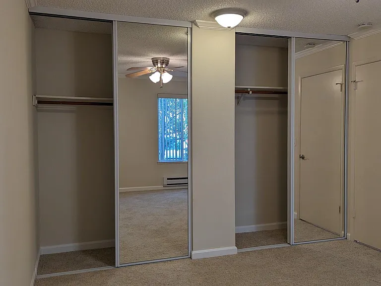 Live Oak Apartments — Photo 61