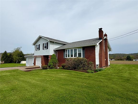 2nd image of 303 Phyllis Dr