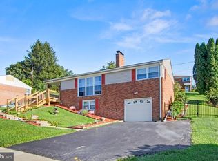 2462 Wharton Rd, York, PA 17402