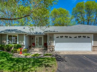 1203 Ravenswood Ct, Shoreview, MN 55126