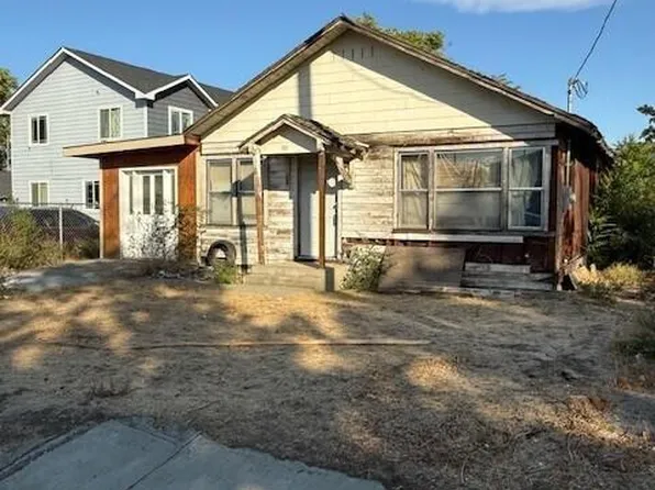 1111 S 8th St, Yakima, WA 98901