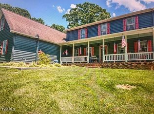 302 Campbell Dr, Saltville, VA 24370