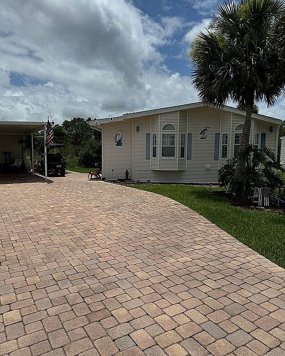 1st image of 233 Plantation Dr #233