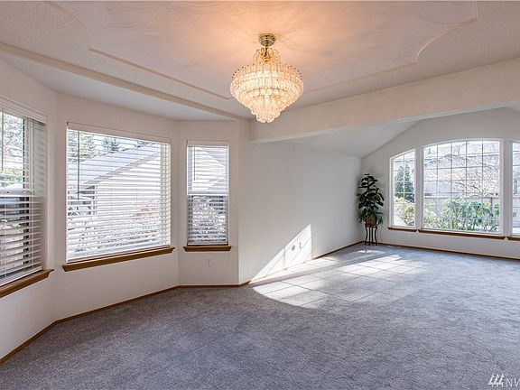 5th image of 4709 SE Rosemount Ct
