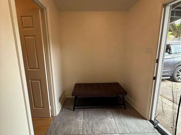121 Paisley Blvd E — Photo 19