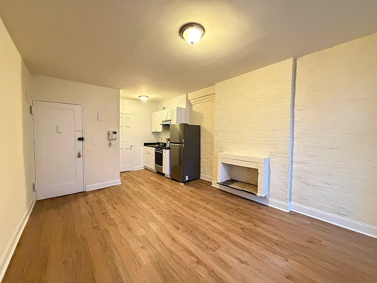 309 E 37th St #3L — Photo 3