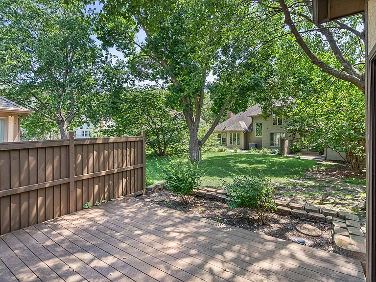 11129 Ash St — Photo 46