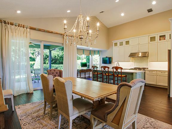 5th image of 114 Princewood Ln