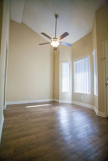 Lakeview Village Apartments — Photo 4