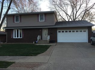 1724 Heisel Ave, Pekin, IL 61554