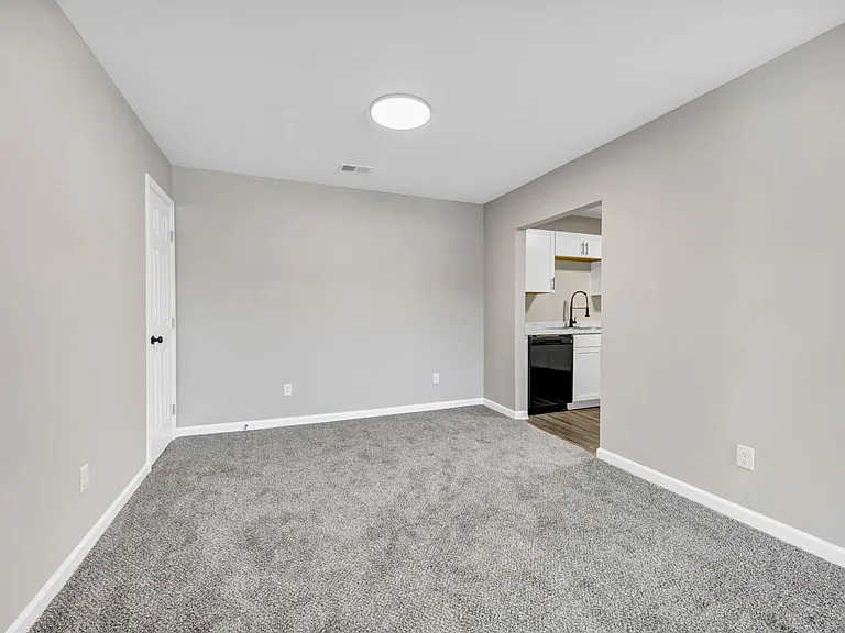 Gleneagle Apartment Homes — Photo 41