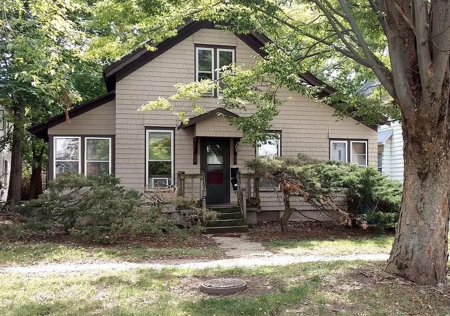 703 W High St — Photo 1