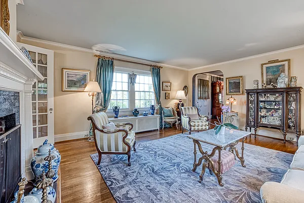 Sold by Century 21 American Homes | media 7