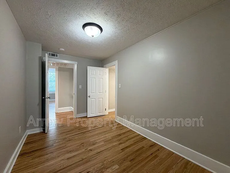724 N 30th St — Photo 13