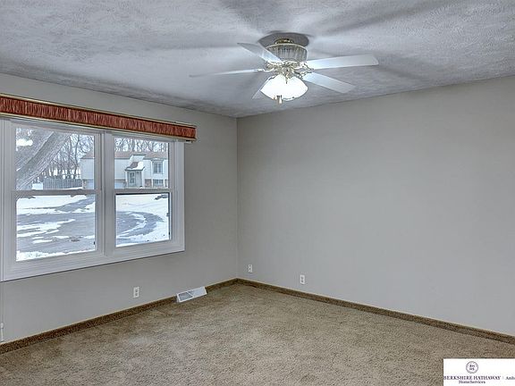 4th image of 15017 Davenport Cir