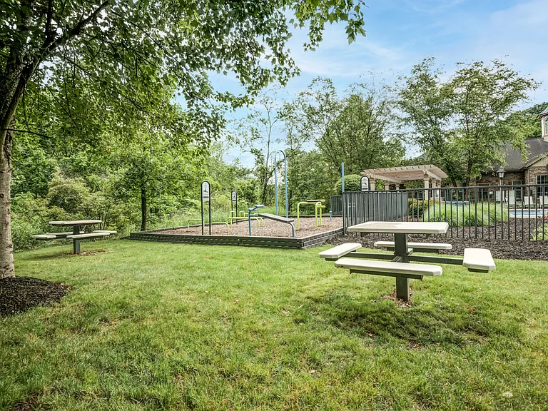 Highlands of Montour Run Apartment Homes — Photo 35