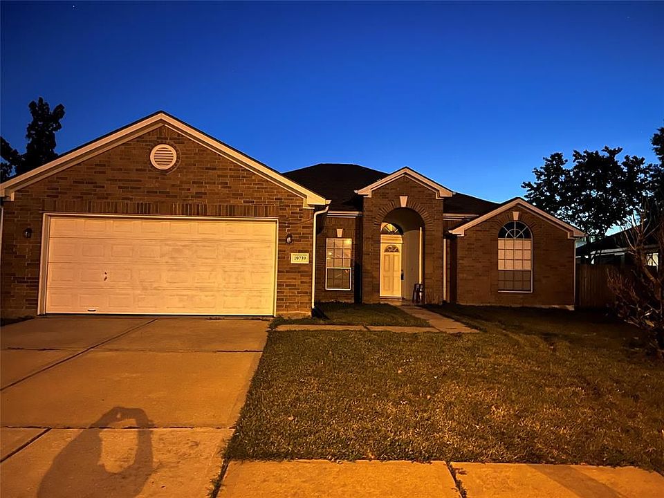 1st image of 19739 Mountain Dale Dr