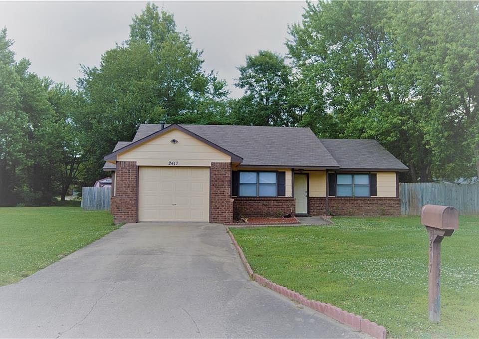 1st image of 2417 Meadow Ln
