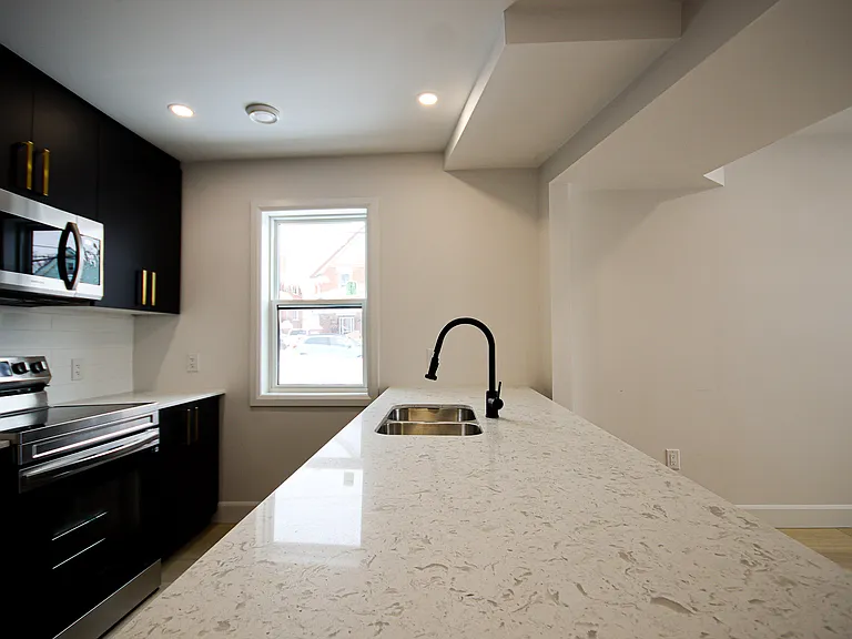 269 Madison Ave S #7 — Photo 8