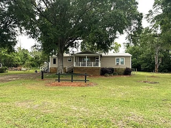 279 Sealy Dr, Wewahitchka, FL 32465