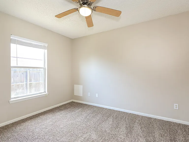 7533 International Village Dr — Photo 14