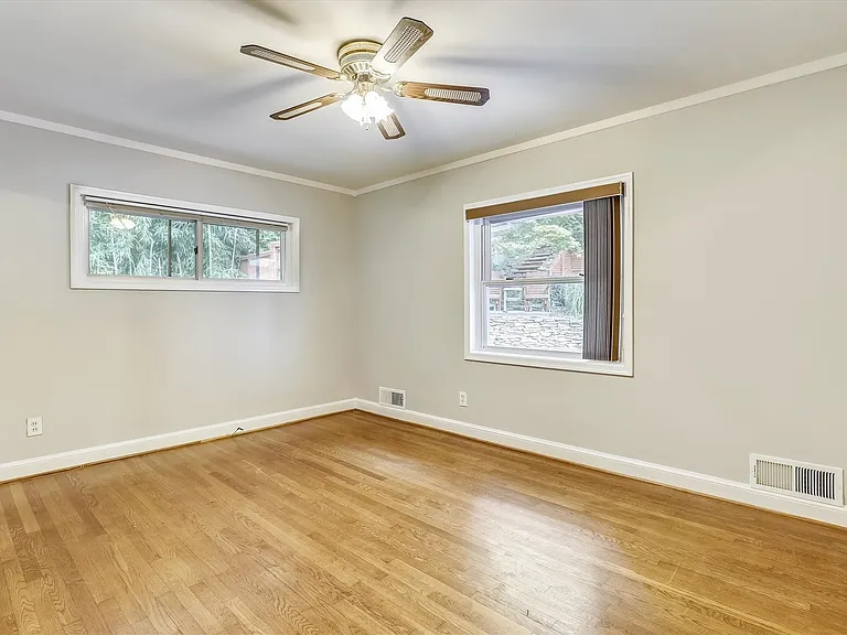 3503 E West Hwy — Photo 25