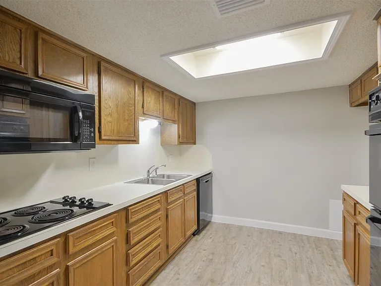 1326 Town Cir #1 — Photo 6