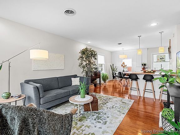 3rd image of 106 Hungate Street