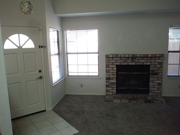 4th image of 5102 Laguna Park Dr