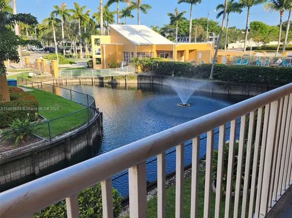 1450 SE 3rd Ave APT 208, Dania, FL 33004