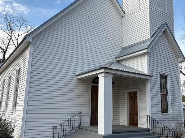 65 Central St N, Rhine, GA 31077