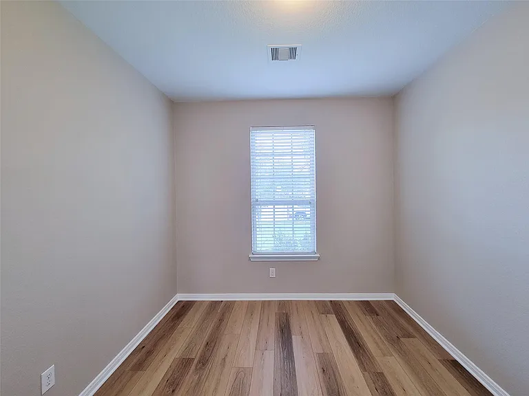 6535 Dayridge Ln — Photo 8