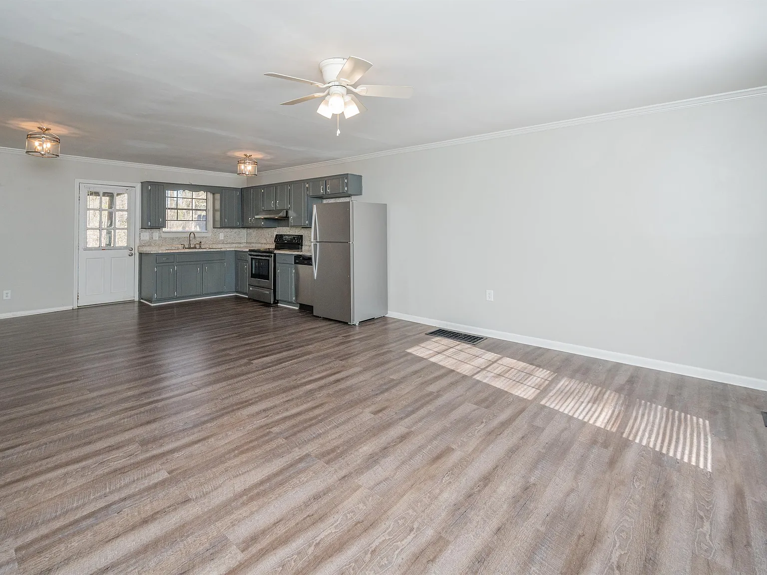 54 Worthington Drive - 2 — Photo 2