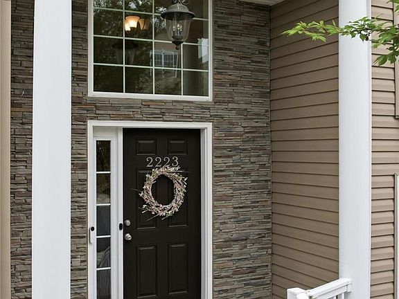3rd image of 2223 Rising Hill Rd
