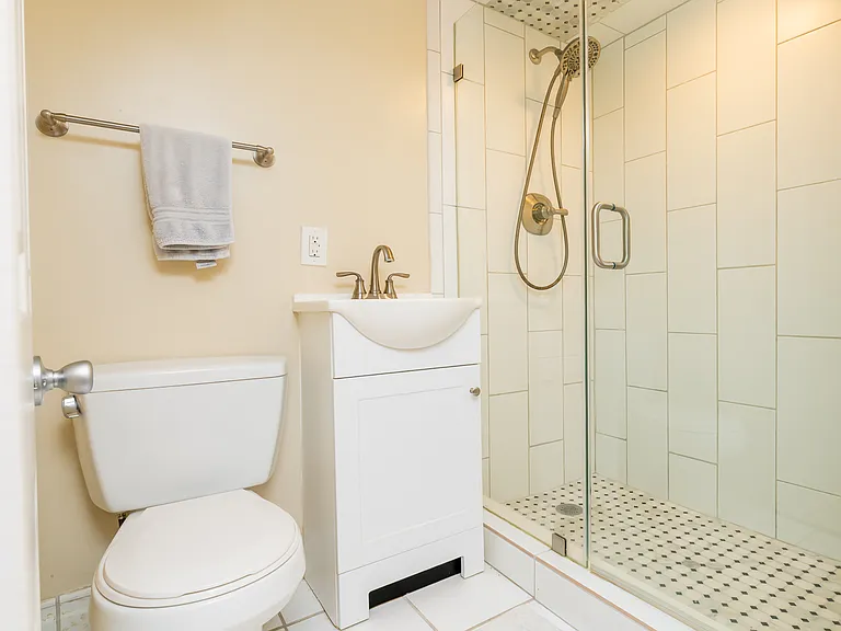2223 Strathmoor Blvd #FURNISHED — Photo 35