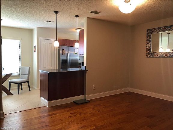 3rd image of 1394 Park Shore Cir APT 4