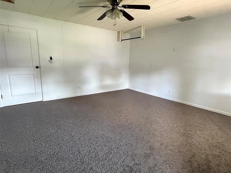 2726 Yale St — Photo 42
