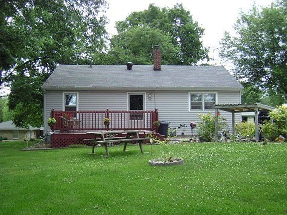 3rd image of 903 N Hayes Ave