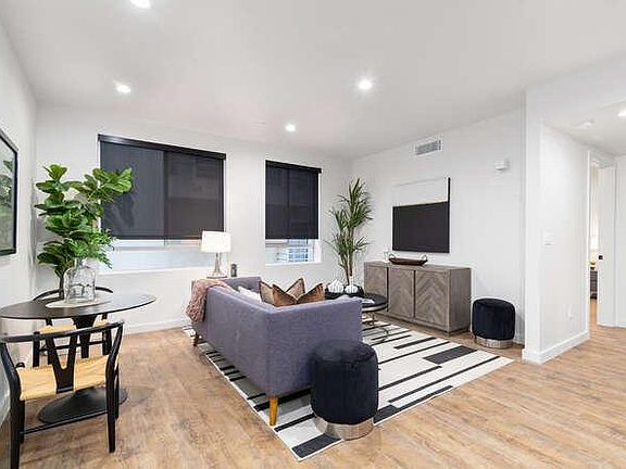5th image of 124 S Croft Ave #402