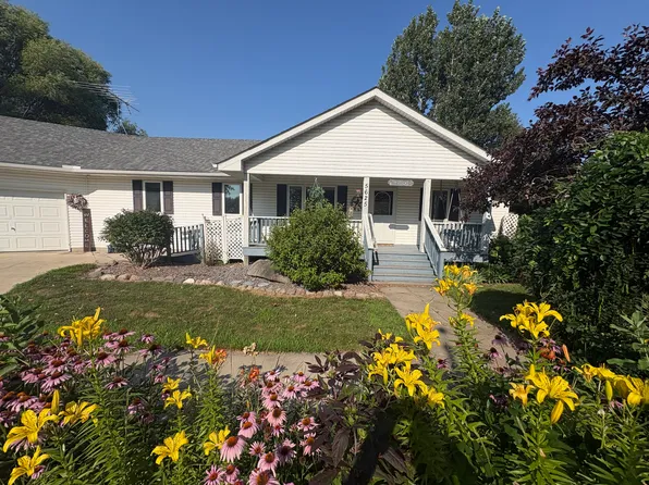 5625 Tacoma Ave, Mayer, MN 55360